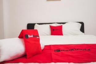 ホテル Reddoorz Near Plaza Araya Malang Blimbing  部屋 写真