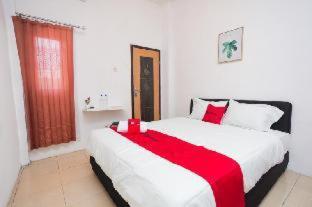ホテル Reddoorz Near Plaza Araya Malang Blimbing  部屋 写真