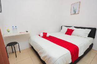 ホテル Reddoorz Near Plaza Araya Malang Blimbing  部屋 写真